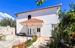 4-room house 150 m² in Drvenik Mali for 379,000 €