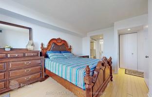 5-bedroom apartment in East York for C$808,000