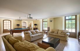 12-bedroom castle in Bagnols-en-Forêt for 28,500 € per week