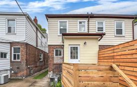 Terraced house – Gerrard Street East, Toronto, Ontario,  Canada for C$1,313,000