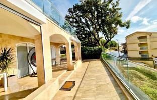 7-bedroom villa 440 m² in Prijevor for 590,000 €