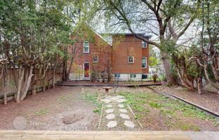 11-bedroom house in North York for C$2,616,000