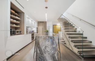 3-bedroom house 141 m² in Miami Beach for $2,050,000