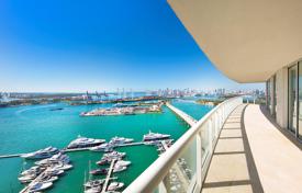 Sunny three-bedroom apartment on the first line from the ocean in Miami Beach, Florida, USA for $3,985,000