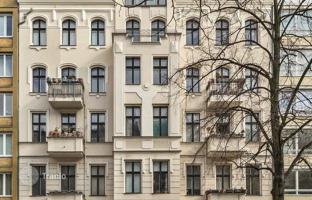 One-bedroom buy-to-let apartment in a renovated historic building, in the center of Charlottenburg, Berlin, Germany for 445,000 €