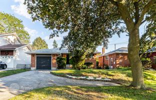 12-bedroom house in North York for C$2,013,000