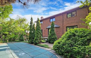 10-bedroom house in Scarborough for C$1,834,000