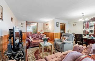 7-bedroom apartment in Eglinton Avenue East for C$831,000