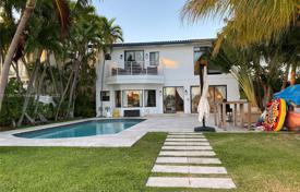 Townhome – Surfside, Florida, USA for $7,900,000