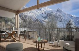 High-quality apartment with a panoramic view in the center of Chamonix, France for 595,000 €