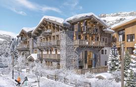 NEW 3-BEDROOM APARTMENT — DUPLEX RESORT CENTER for 4,080,000 €