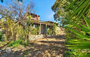 9-bedroom country house in Vilaflor for 650,000 €
