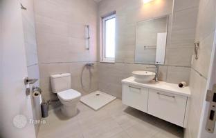 4-bedroom cottage 140 m² in Chloraka for 830,000 €