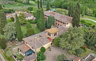 4-bedroom country house 381 m² in Castelnuovo Berardenga for 670,000 €