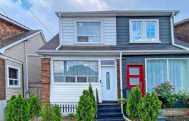 Terraced house – Dundas Street East, Old Toronto, Toronto,  Ontario,   Canada for C$1,249,000