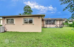 4-bedroom house 207 m² in Miami for $899,000