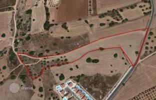 Land plot 13,713 m² in Tremithousa for 1,450,000 €