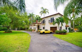 Cozy villa with a garden, a pool, a terrace and a garage, Miami, USA for 1,386,000 €