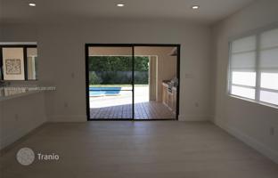 5-bedroom house 329 m² in West End for $1,485,000