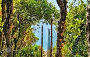 Land plot 1,000 m² in Kavran for 104,000 €