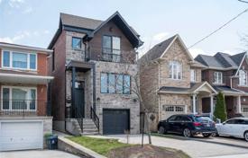 Townhome – York, Toronto, Ontario,  Canada for C$2,285,000