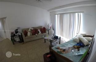 2-bedroom apartments in condo 102 m² in West Palm Beach for $266,000