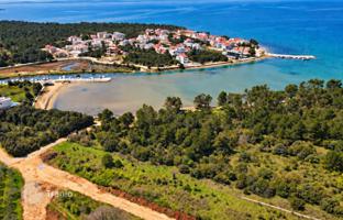 Land plot 656 m² in Zadar County for 436,000 €