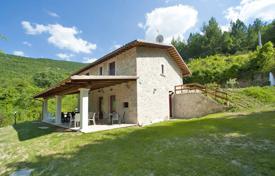 Two-storey villa with a garden and a swimming pool, Ascoli Piceno, Italy for 460,000 €