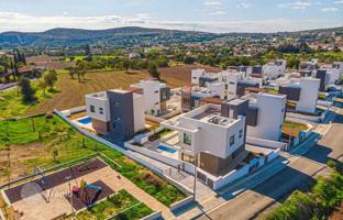 1 new villa in residential complex in Pyrgos for From 850,000 €