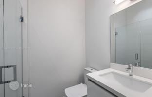 5-bedroom house 701 m² in Weston for $3,299,000