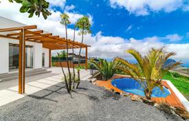 Renovated bright house with a pool and panoramic views in Vilaflor, Tenerife, Spain for 705,000 €