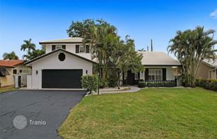 6-bedroom house 434 m² in Fort Lauderdale for $2,099,000
