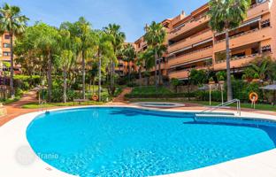 3-bedroom penthouse 156 m² in Marbella for 785,000 €