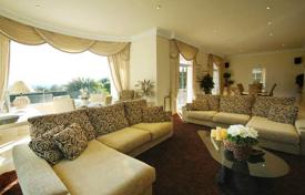5-bedroom villa in Barcelona for 14,600 € per week