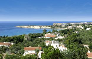 4-bedroom villa in Coral Bay for 1,752,000 €