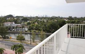 Condo – Miami Beach, Florida, USA for $535,000