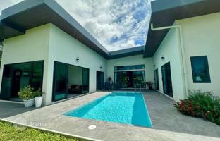 4-bedroom villa 320 m² in Pattaya for $355,000
