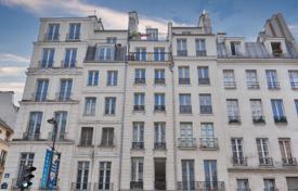 Renovated apartments in a historic building, 4th arrondissement of Paris, France for From 449,000 €