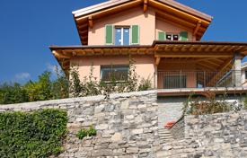 Villa with Lake views, Osuccio, Italy for 1,200,000 €