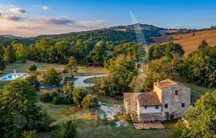 6-bedroom villa 535 m² in Todi for 1,285,000 €
