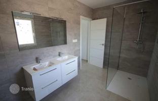 4-bedroom villa 220 m² in El Pinós for 491,000 €