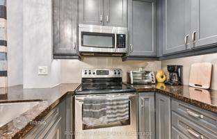 5-bedroom apartment in East York for C$1,162,000