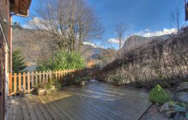 Spacious renovated house, Morzine, France for 1,650,000 €