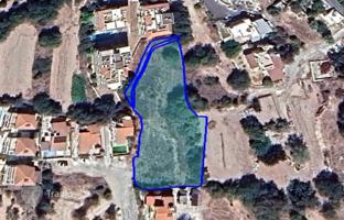 Land plot 1,993 m² in Tala for 450,000 €