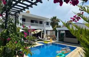 4-bedroom villa 260 m² in Türkler for 18,324,000 TRY