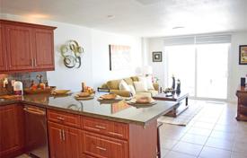 Condo – Ocean Drive, Miami Beach, Florida,  USA for $559,000