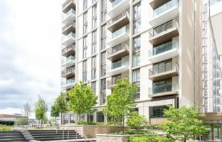 Spacious three-bedroom apartment with a parking space in a residence with a swimming pool and a health center, White City, London, UK for £1,990,000