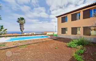 3-bedroom villa 220 m² in Tacoronte for 780,000 €