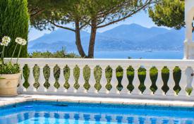 4-bedroom villa 280 m² in Cannes. Price on request