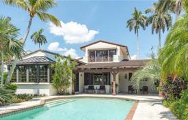 Comfortable villa with a backyard, a swimming pool, terraces and two garages, Fort Lauderdale, USA for $2,895,000